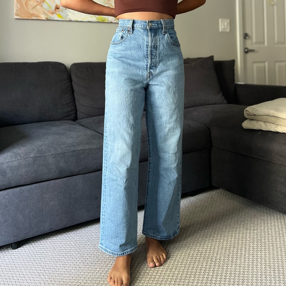 Levi’s Ribcage Straight Jeans - Size W30 - Light Blue Wash